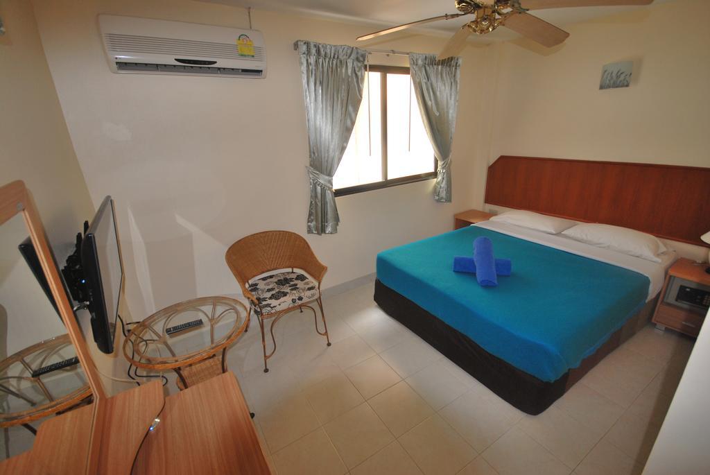 Kingfisher House & Bar Pattaya Ngoại thất bức ảnh